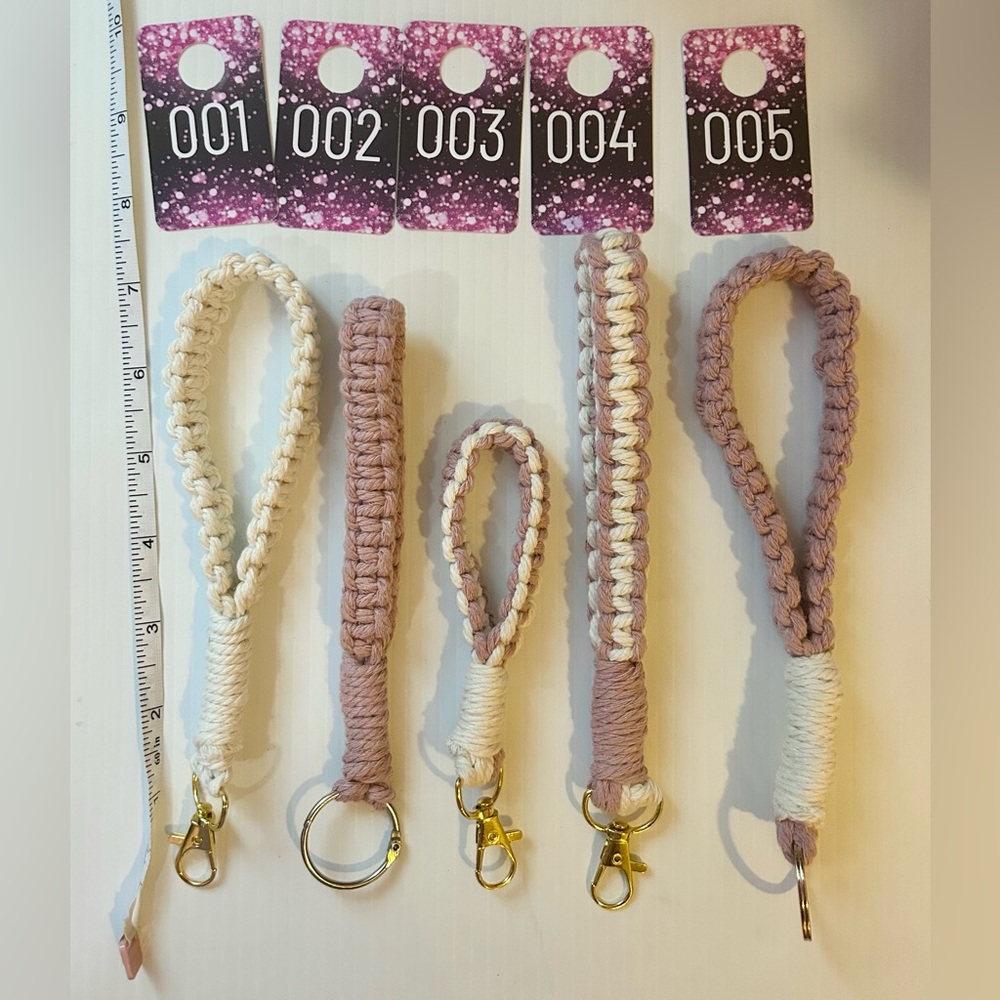 Handcrafted Macramé Keychain. Choose One
(155)